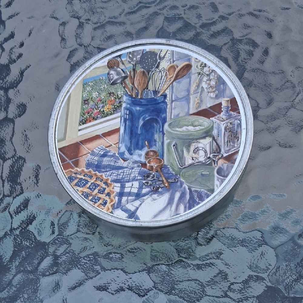 Coasters Rustic Country Themed- 6-Cork Coasters In A Small Metal Tin